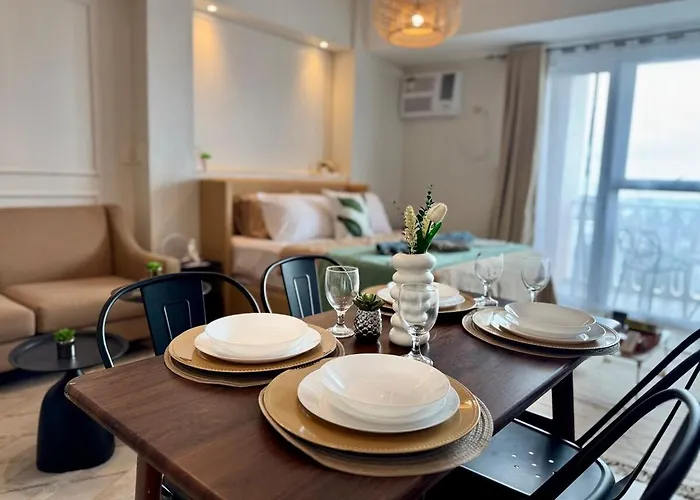 Cozy Staycation Venice With Balcony Mckinley Near Bgc Apartment Manila