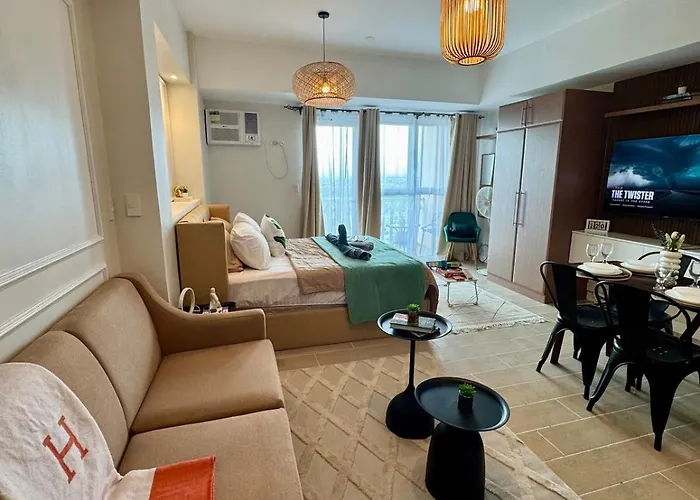 Cozy Staycation Venice With Balcony Mckinley Near Bgc Manila