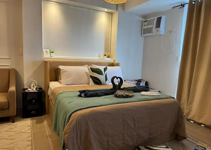 Cozy Staycation Venice With Balcony Mckinley Near Bgc Apartment