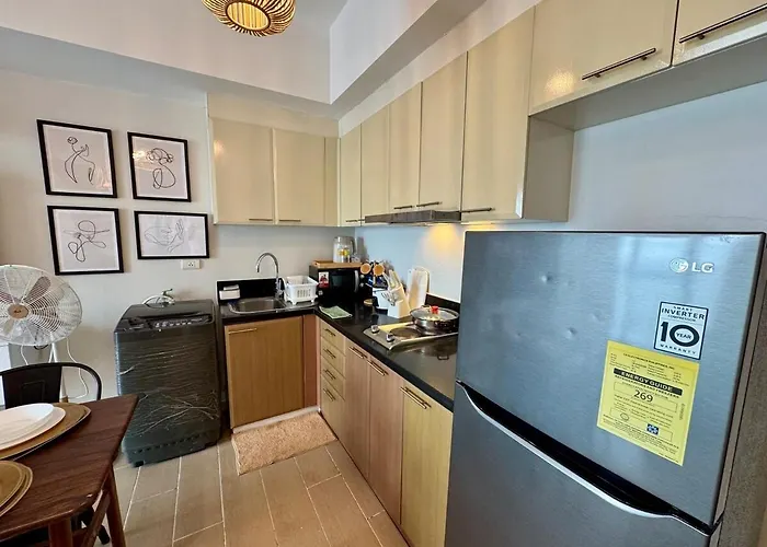Cozy Staycation Venice With Balcony Mckinley Near Bgc Apartment Manila