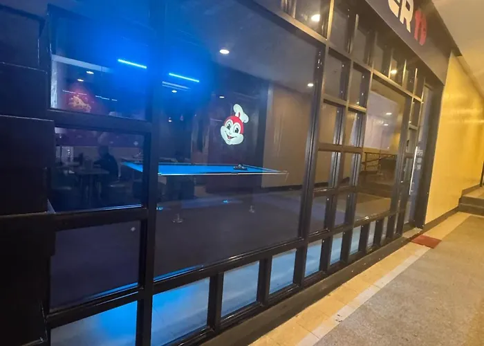Apartment Cozy Staycation Venice With Balcony Mckinley Near Bgc