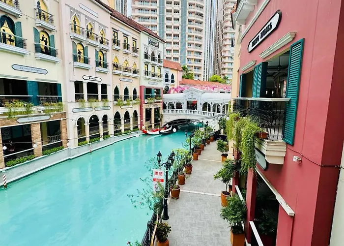 Cozy Staycation Venice With Balcony Mckinley Near Bgc Apartment *